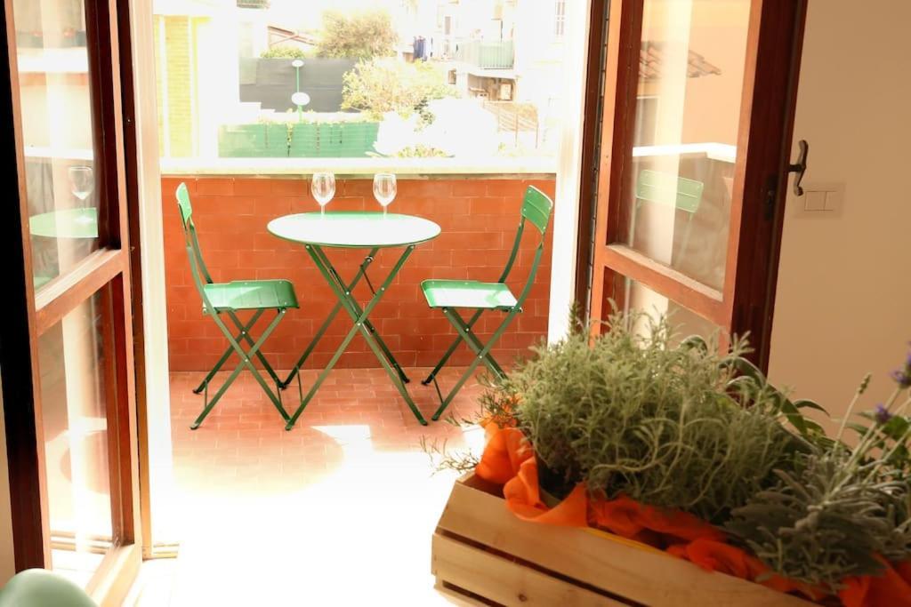 Cozy Coastal Gateway Apartment Lido di Ostia Exterior photo